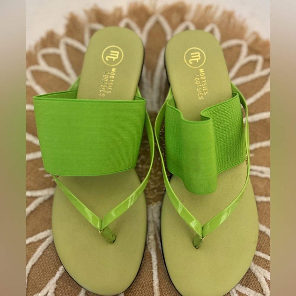 Mootsies Tootsies Green Platform Stretch Sandals Size 8.5 | Fashion Slip-On